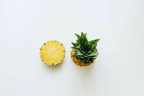 Taze ananas dilimleri — Stok fotoğraf