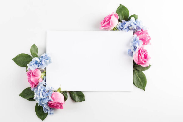 Flowers and blank card — Stock Image Flowers and blank card Stock Image