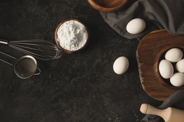 Ingredientes de panadería y utensilios de cocina — Foto de Stock