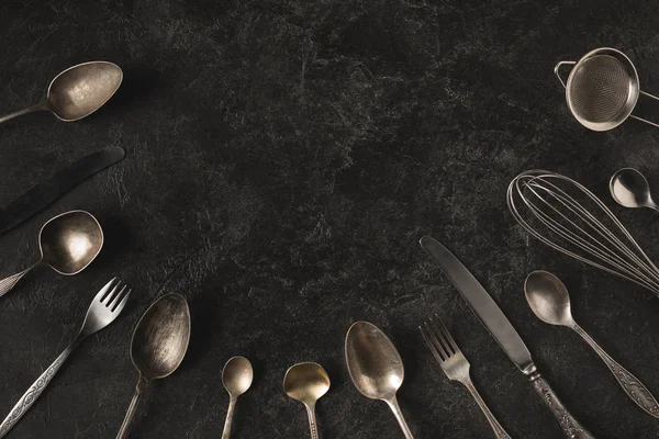 Vintage silverware and baking utensils — Stock Photo, Image