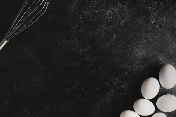 Яйца и венчик
