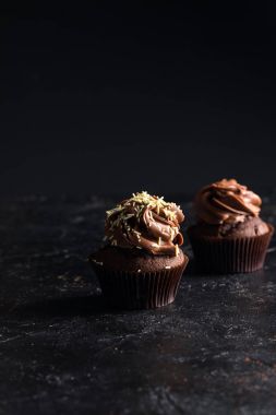 Buzlanma ile çikolata cupcakes