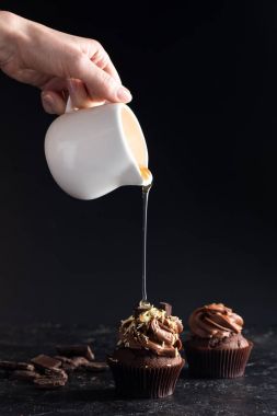 cupcake dökülen şurubu