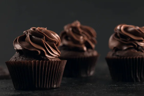 Sabrosos cupcakes de chocolate — Foto de Stock