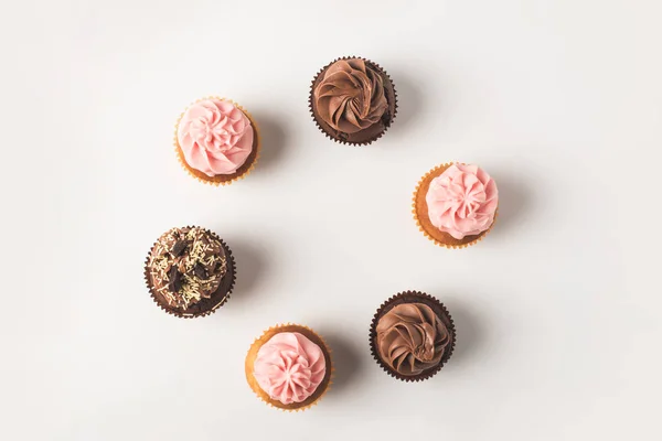 Muffins mit Zuckerguss — Stockfoto