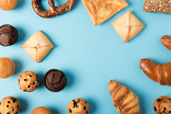 различные домашние кондитерские изделия
