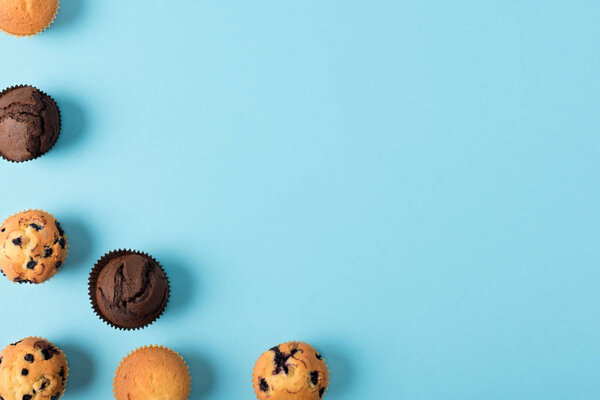 различные сладкие кексы
