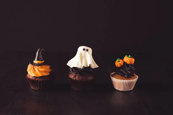 Tasty halloween cupcakes — Stock Photo, Image