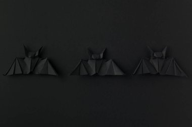 siyah origami yarasalar 