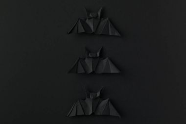 Cadılar Bayramı için origami yarasalar