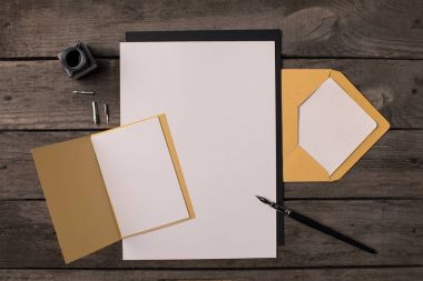 Davetiyeler için boş kağıt kompozisyon