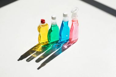 plastik şişe sıvıları Temizleme 