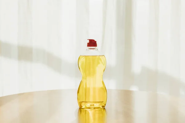 Μπουκάλι υγρό καθαρισμού — Δωρεάν Φωτογραφία