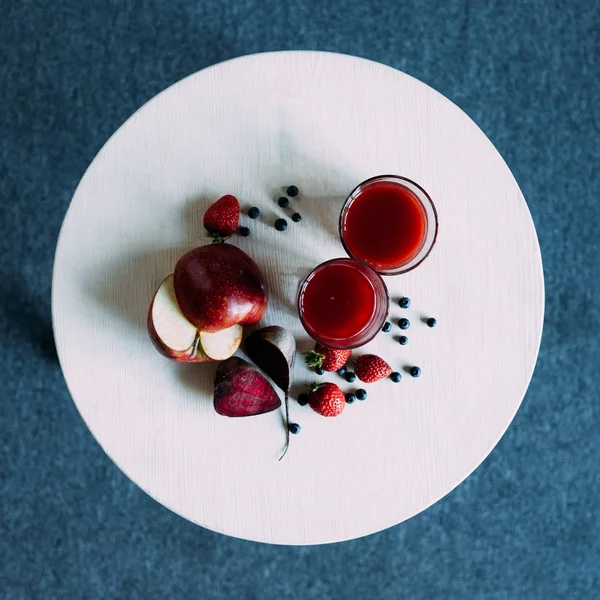 Red smoothie in glasses — Stock Photo, Image