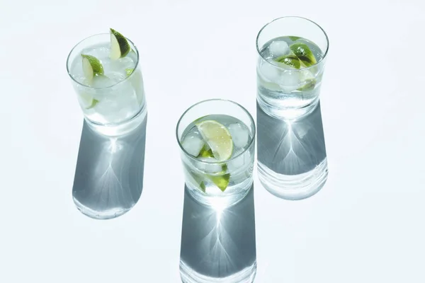 Gin tonic koktajl — Zdjęcie stockowe