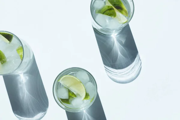 Gin tonic koktajl — Zdjęcie stockowe