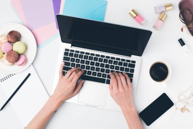 Laptop Kullanılıyor