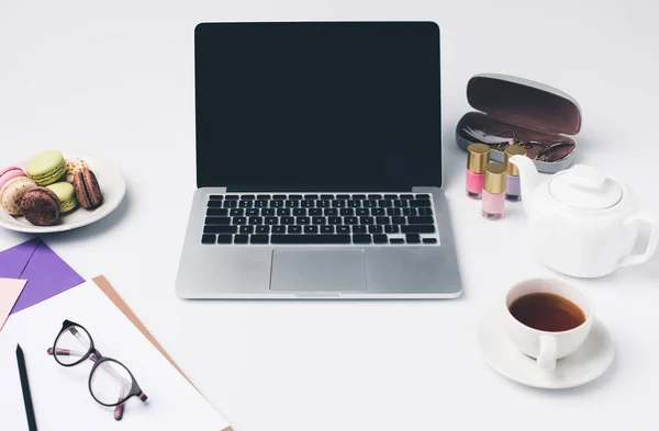 Modern girly workplace with laptop — Stock Photo, Image