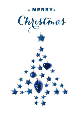 Oyuncaklardan yapılmış Noel ağacı