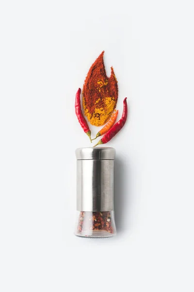 Peper grinder met paprika en curry — Gratis stockfoto