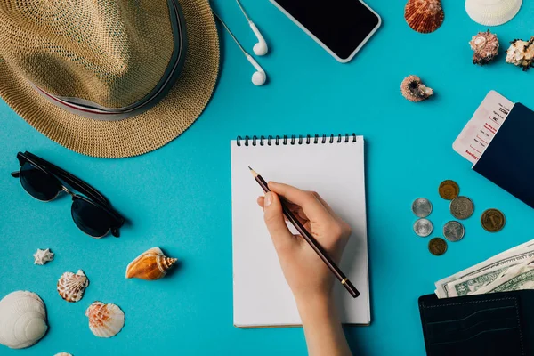 Woman planning travel — Stock Photo, Image