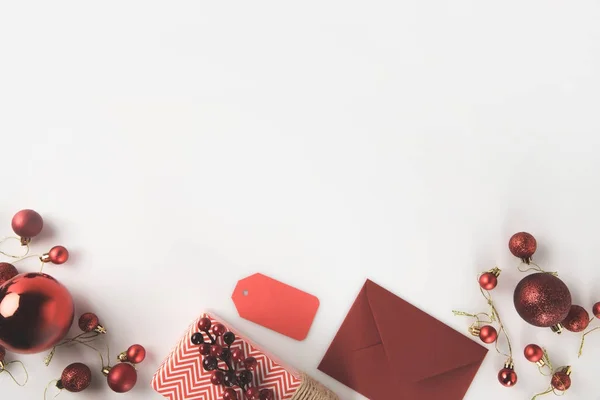 Christmas present and envelope — Stock Photo, Image