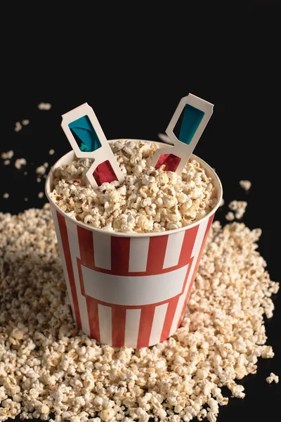 Bucket of popcorn with 3d glasses — Stock Photo, Image