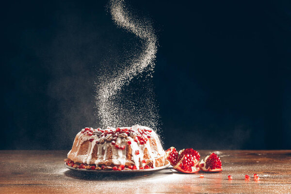 christmas cake powdering with icing sugar