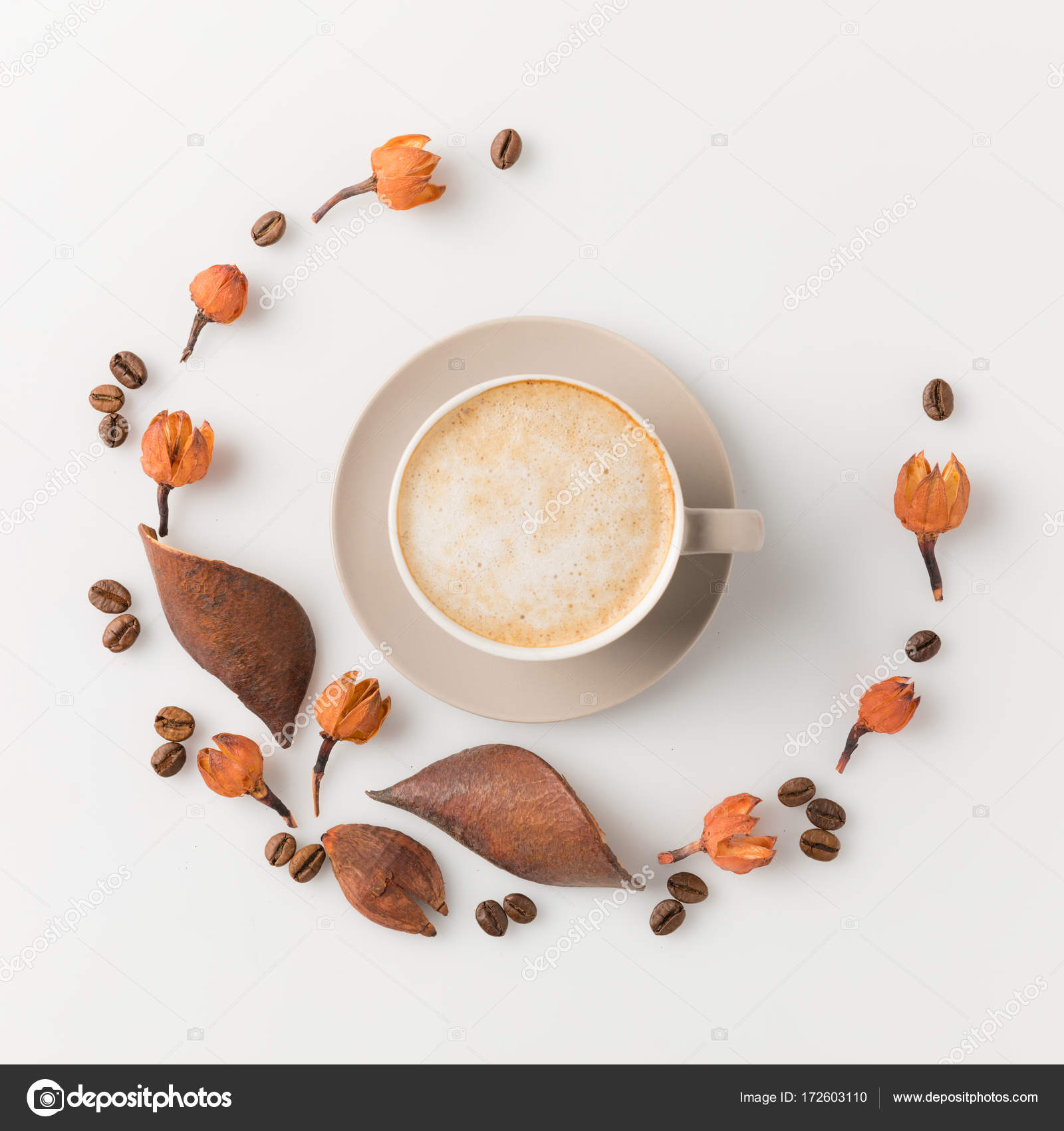 Чашка кофе с цветами стоковое фото ©AntonMatyukha 172603110