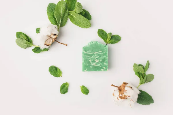 Homemade mint soap — Stock Photo, Image