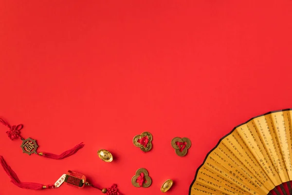Oriental fan and decorations — Stock Photo, Image