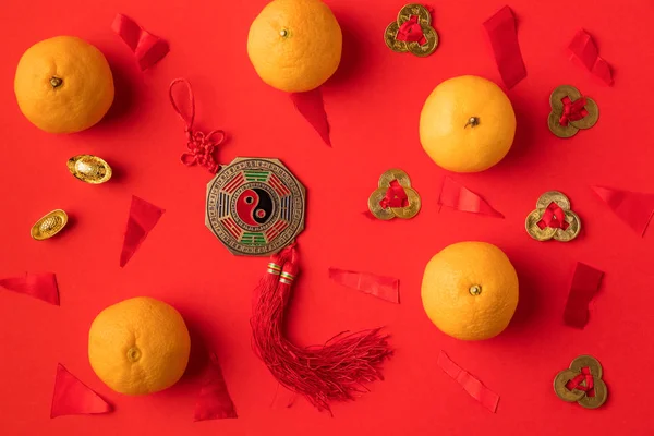 Oriental decorations and tangerines — Stock Photo, Image