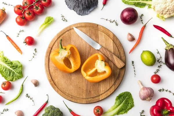 Cut pepper and knife — Stock Image Cut pepper and knife Royalty Free Stock Photos