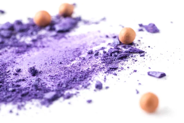 Ombres Paupières Cosmétiques Violettes Nues Sur Surface Blanche — Photo gratuite