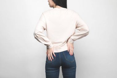 genç kadın boş sweatshirt arka görüş beyaz
