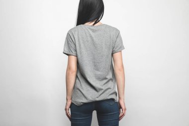 genç kadın boş gri t-shirt beyaz dikiz