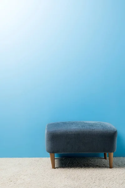 Soft Hassock Standing Carpet Front Blue Wall — Stock Photo, Image