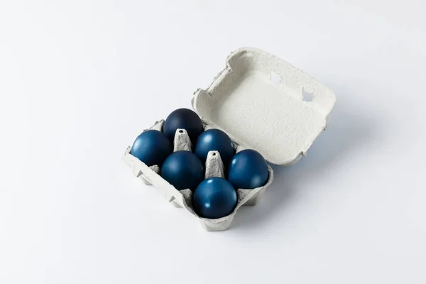 Seis Ovos Páscoa Pintados Azul Bandeja Ovo Branco — Fotografia de Stock