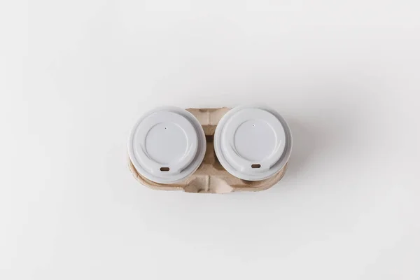 Ansicht Von Kaffee Pappbechern Papptablett Auf Tischplatte — Stockfoto