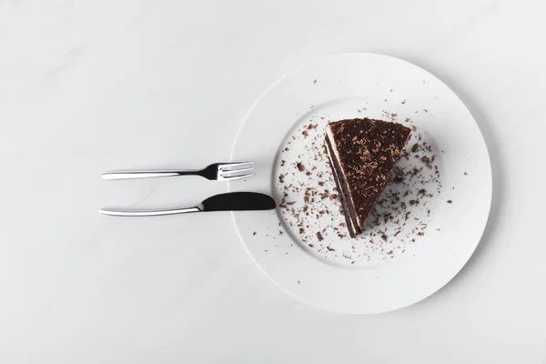 Bovenaanzicht Van Chocoladetaart Met Glazuur Plaat — Stockfoto