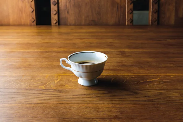Γκρο Πλαν Θέα Του Καφέ Στο Ξύλινο Τραπέζι — Φωτογραφία Αρχείου