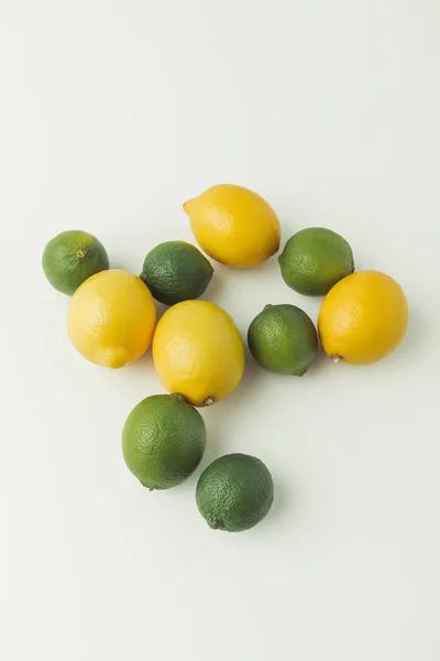 Šťavnatá Kyselá Citrusům Izolovaných Bílém Pozadí — Stock fotografie