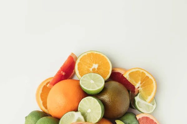 Raw Cut Citruses Isolated White Background — Stock Photo, Image