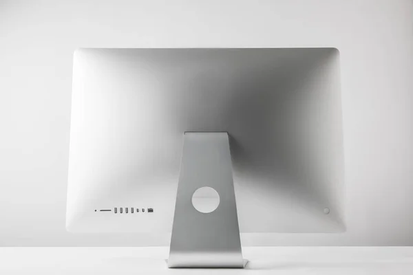 Задний Вид Монитора Настольного Компьютера Белом — стоковое фото