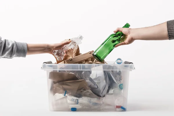 Tiro Cortado Pessoas Colocando Lixo Recipiente Plástico Isolado Branco Conceito — Fotografia de Stock