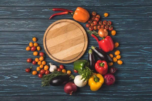 Top View Ripe Organic Vegetables Wooden Board Surface — Stock Photo, Image