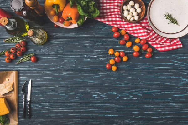 Top View Vegetables Oils Wooden Table Kitchen — Stock Photo, Image