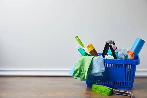 Suprimentos Domésticos Para Limpeza Primavera Cesta Chão — Fotografia de Stock