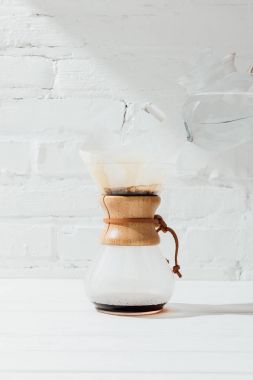 Alternatif kahve chemex filtre koni ile 