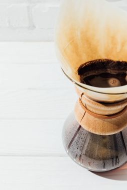Alternatif kahve filtre koni ile chemex closeup çekim